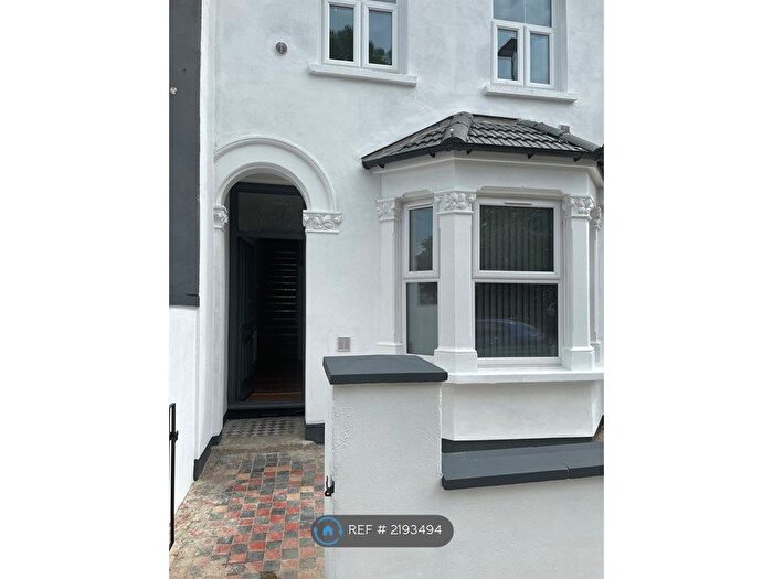 Studio To Rent In Whitton Road, Hounslow, TW3