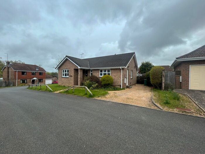 3 Bedroom Detached Bungalow To Rent In Green Lane, Cowes, PO31