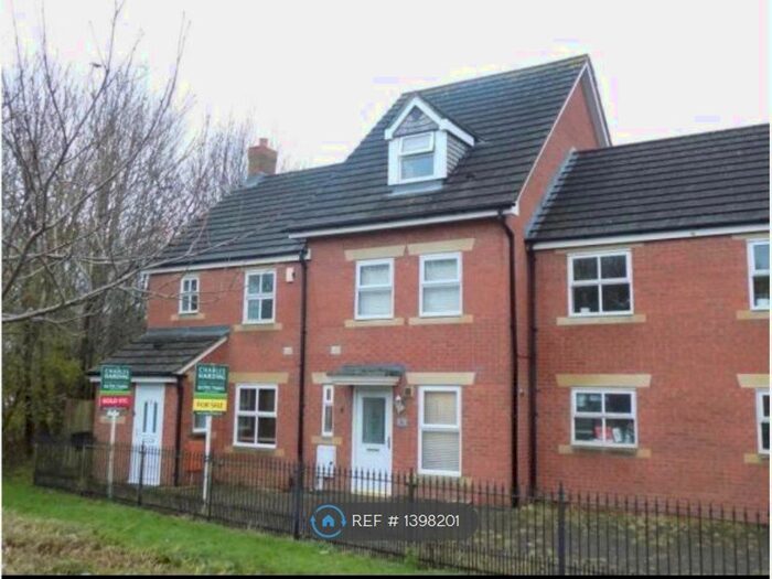3 Bedroom Terraced House To Rent In Thresher Drive, Swindon, SN25