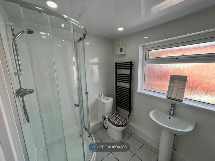 4 Bedroom End Of Terrace House To Rent In Florentia Street, Cardiff, CF24