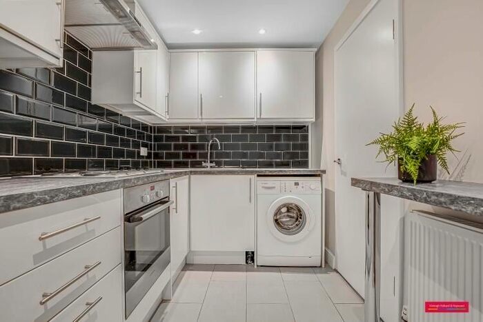 2 Bedroom Flat To Rent In Warren Court, Euston Road, London, NW1