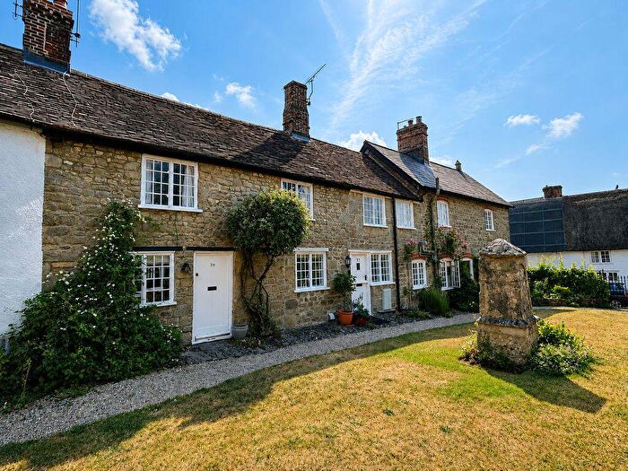 1 Bedroom Terraced House For Sale In Pump Yard, St. James Street, Shaftesbury, SP7