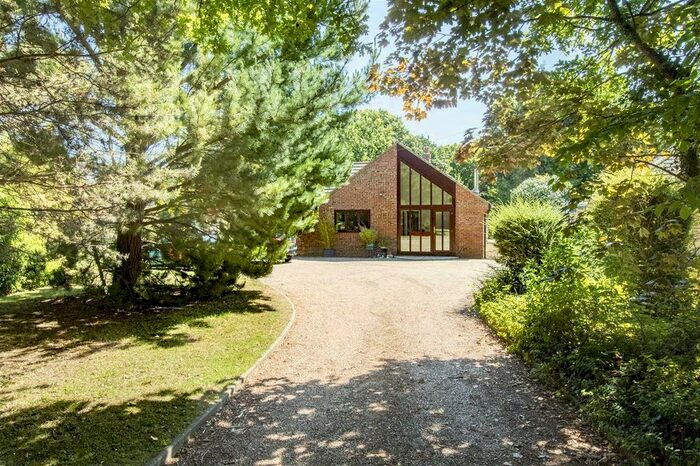 4 Bedroom Bungalow For Sale In Hamstreet Road, Shadoxhurst, Ashford, Kent, TN26