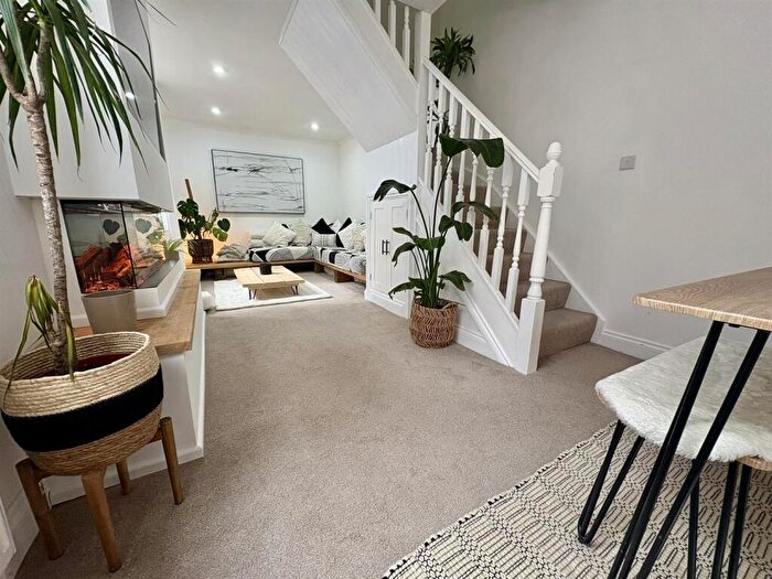 2 Bedroom House For Sale In Lansdowne Street, Southsea, PO5