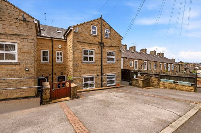 4 Bedroom Terraced House For Sale In Manchester Road, Barnoldswick, Lancashire, BB18