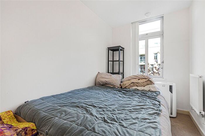 2 Bedroom Apartment To Rent In Salton Square, London, E14
