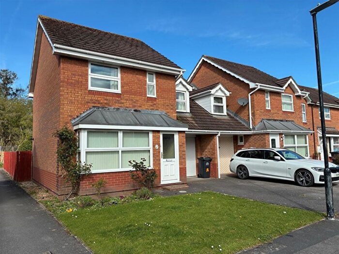 3 Bedroom End Terrace House For Sale In Priory Gardens, Burnham-On-Sea, TA8