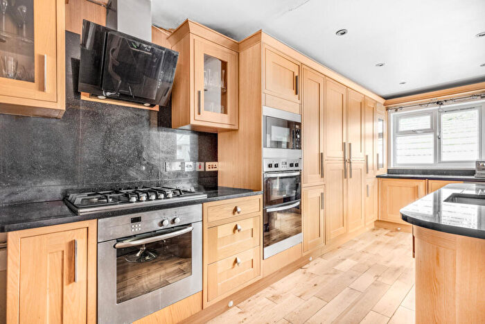 4 Bedroom Detached House For Sale In Sylvan Road, Crystal Palace, SE19