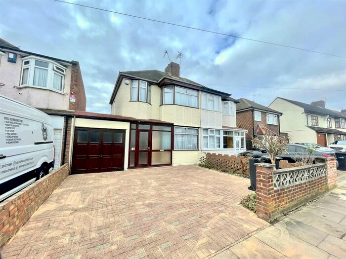3 Bedroom Semi-Detached House To Rent In Cedar Avenue, Enfield, EN3