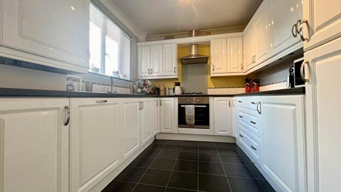 3 Bedroom Terraced House For Sale In Edgemere, Scunthorpe, DN15