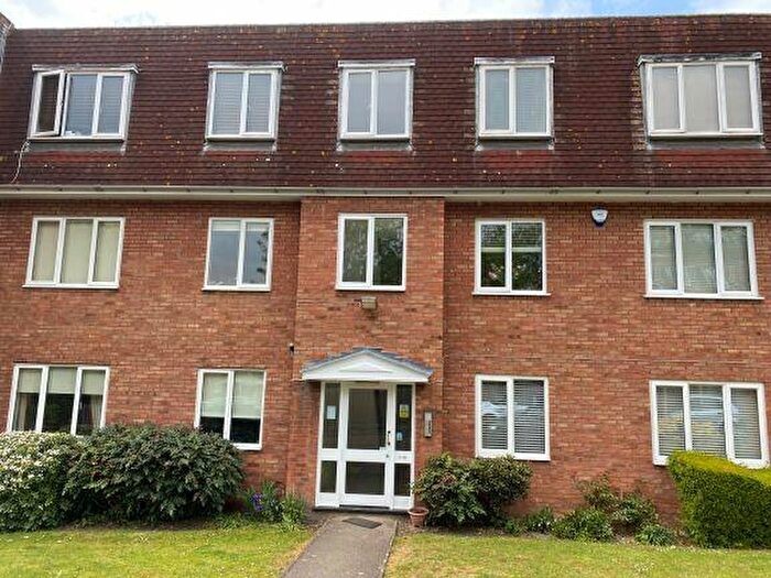 2 Bedroom Flat To Rent In Gridiron Place, Upminster, RM14