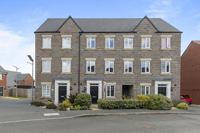 4 Bedroom Town House For Sale In Kirby Street, Barton Seagrave, NN15