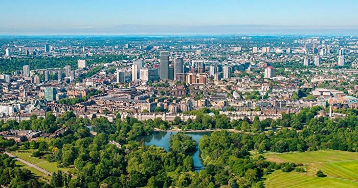 2 Bedroom Flat For Sale In Church Street, London, NW8