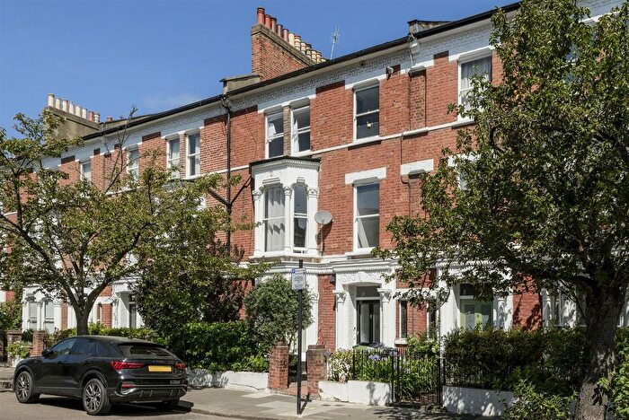 3 Bedroom Flat For Sale In Poplar Grove, London, W6