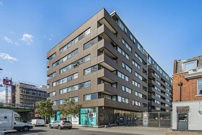 2 Bedroom Apartment To Rent In Amelia Street, London, SE17