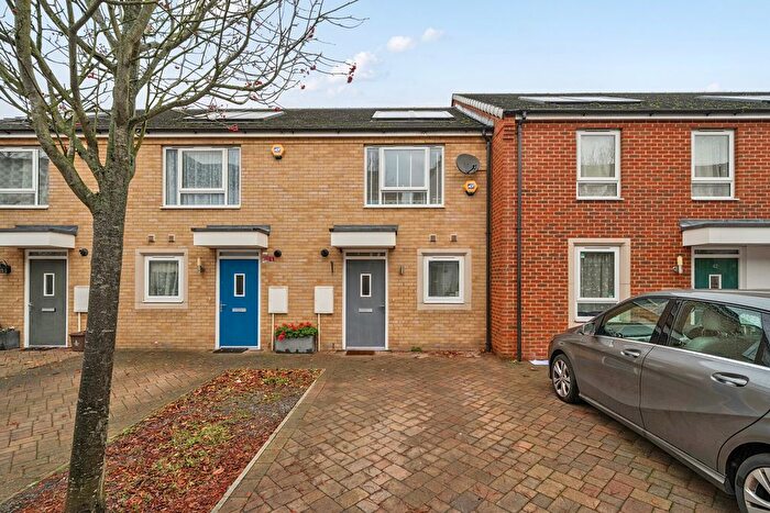 2 Bedroom Terraced House For Sale In Alcock Crescent, Crayford, Dartford, DA1