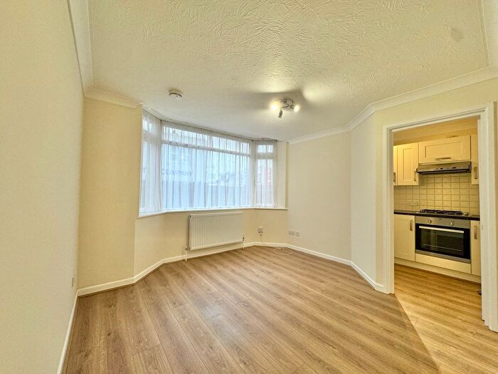 2 Bedroom Flat To Rent In Wimborne Road, Winton, Bournemouth, BH9