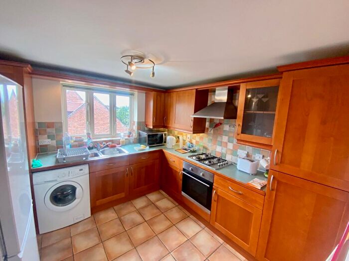 2 Bedroom Apartment To Rent In Old Lodge Drive, Sherwood, NG5