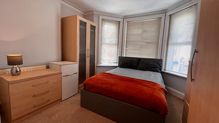 1 Bedroom House Of Multiple Occupation To Rent In Ashley Road, Poole, Dorset, BH14