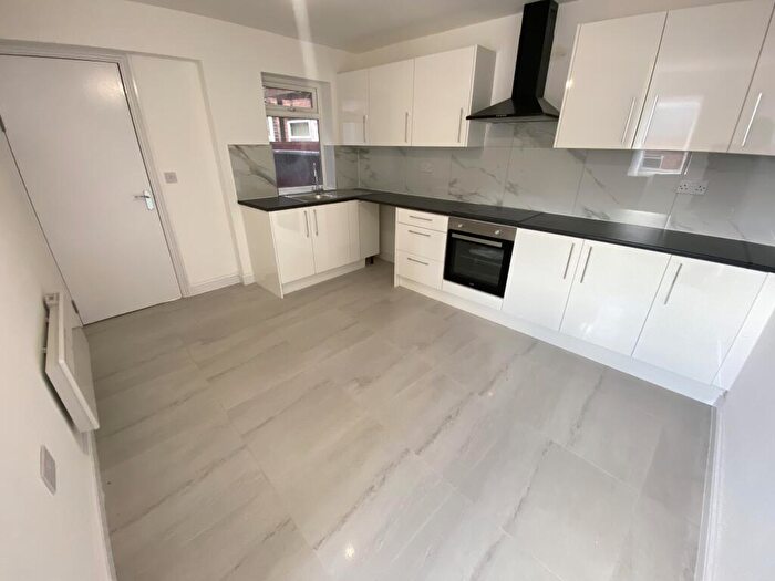 2 Bedroom Apartment To Rent In Nottingham Road, Ilkeston, DE7