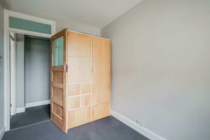 2 Bedroom Apartment To Rent In Northwood Hall, N6