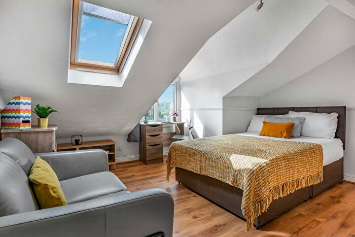 1 Bedroom Flat To Rent In Vinery Road, Leeds, LS4