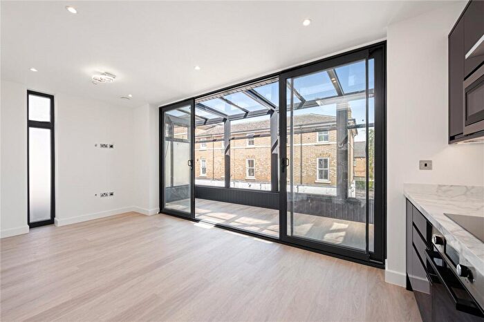 1 Bedroom Apartment To Rent In B, Ewell Road, Surbiton, KT6