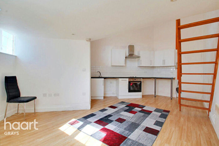 1 Bedroom Flat For Sale In London Road, Grays, RM17