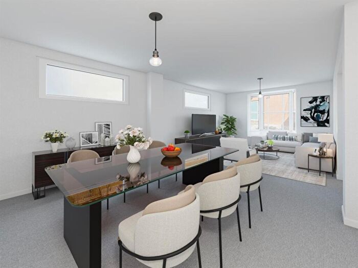 4 Bedroom Detached House For Sale In The Old Bank, Kelvedon, CO5