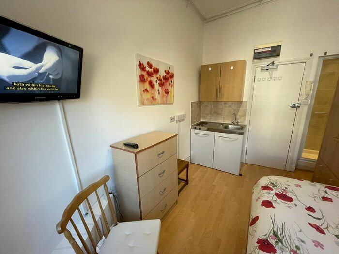 Studio To Rent In Philbeach Gardens, Earls Court, SW5