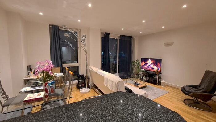 1 Bedroom Apartment To Rent In Telephone House, High Street, Southampton, SO14