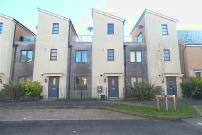 2 Bedroom House To Rent In Selkirk Drive, Oakridge, Milton Keynes, MK14