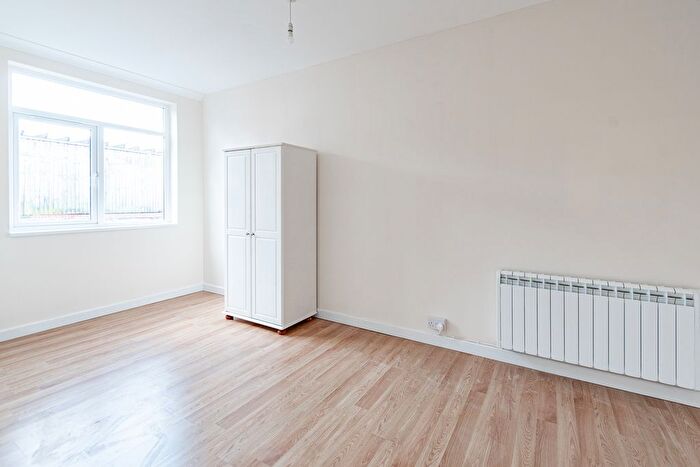 1 Bedroom Flat To Rent In High Street, Bromsgrove, Worcestershire, B61
