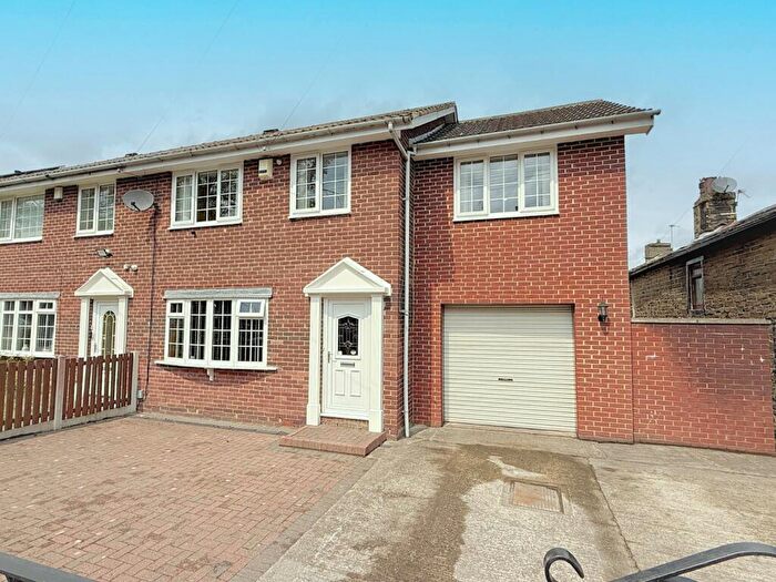 5 Bedroom Terraced House For Sale In Necropolis Road, Bradford, BD7