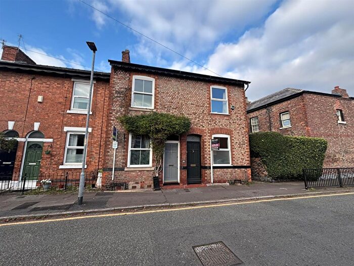 2 Bedroom Property To Rent In Old Oak Street, Didsbury, Manchester, M20