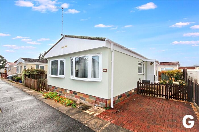 2 Bedroom Park Home For Sale In Pilgrims Park, Southampton Road, Ringwood, Hampshire, BH24