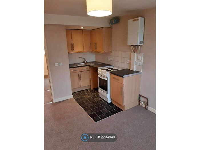 2 Bedroom Flat To Rent In Kimberworth Road, Rotherham, S61