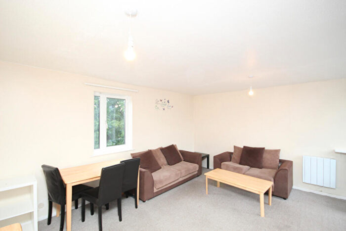 3 Bedroom Flat To Rent In Lambert Walk, Wembley, Middlesex, HA9