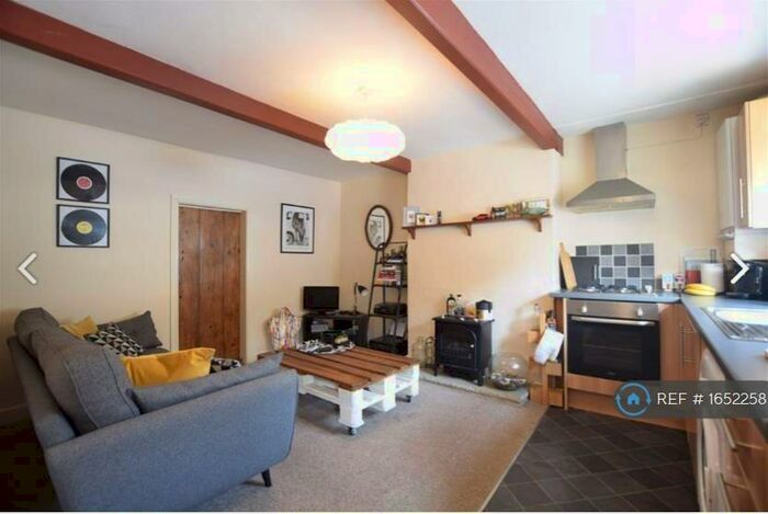 1 Bedroom Terraced House To Rent In Thirstin Road, Holmfirth, HD9