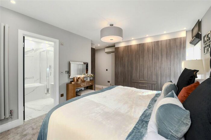 2 Bedroom Apartment To Rent In St. Johns Wood Park, London, NW8