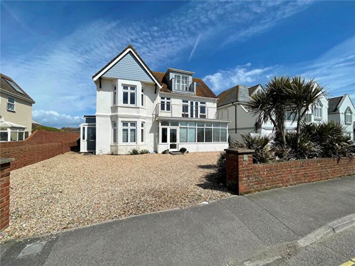 2 Bedroom Apartment To Rent In Hurst Road, Milford On Sea, Lymington, Hampshire, SO41