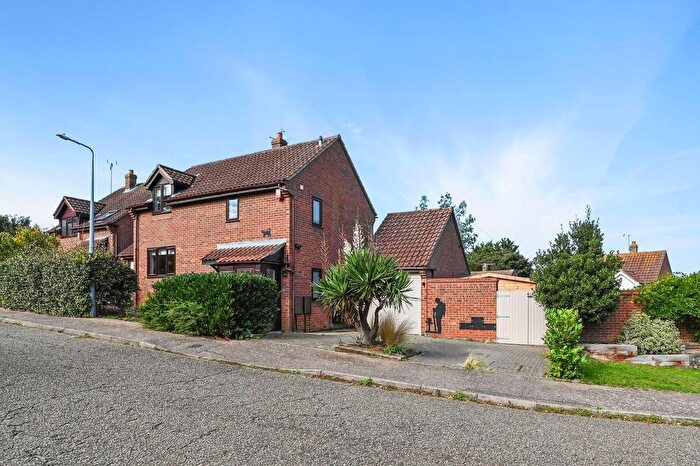 3 Bedroom Detached House For Sale In Grantham Crescent, Ipswich, IP2
