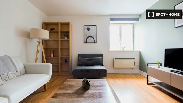 2 Bedroom Flat To Rent In Wellington, SE1