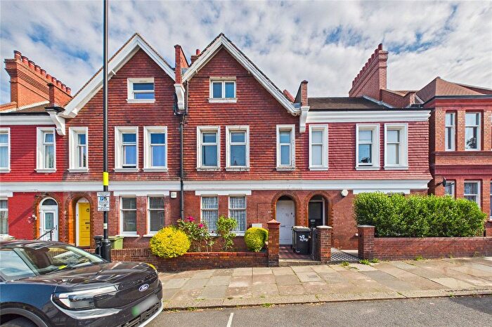 2 Bedroom Flat For Sale In Downton Avenue, London, SW2