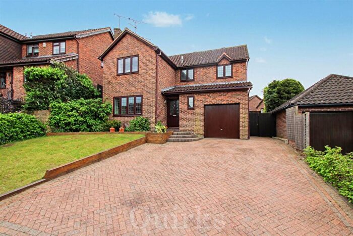 4 Bedroom Detached House For Sale In Paget Drive, Billericay, CM12