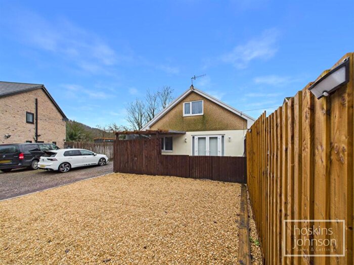 3 Bedroom Detached House For Sale In Merthyr Road, Pontypridd, CF37