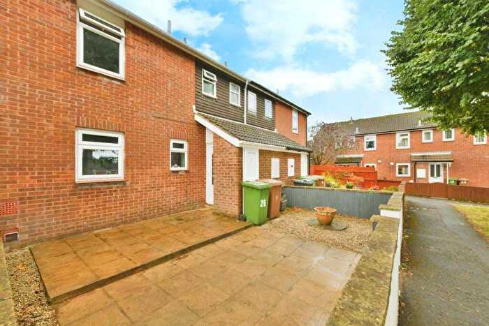 3 Bedroom Terraced House For Sale In Dockray Close, Plymouth, PL6