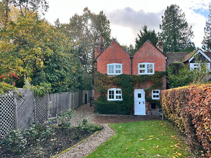 3 Bedroom Cottage To Rent In Tubbs Lane Highclere Newbury, RG20