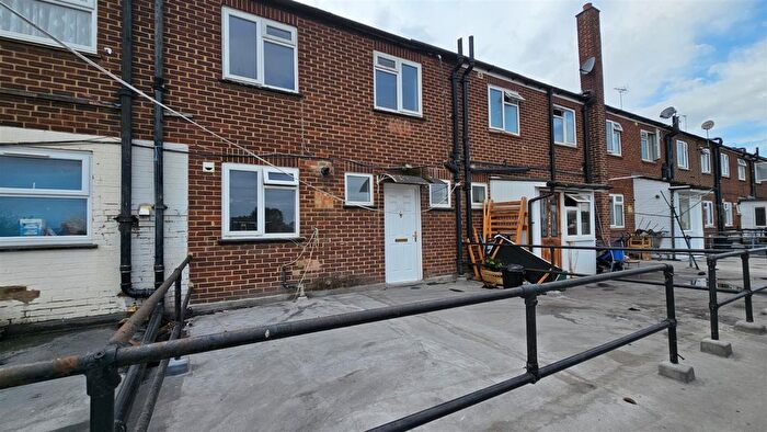 2 Bedroom Flat To Rent In Uxbridge Road, Hayes, UB4