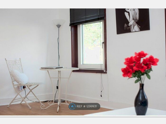 2 Bedroom Flat To Rent In Morieux Road, London E10